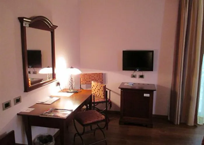 La Darsena Boutique & Restaurant トレメッツォ
