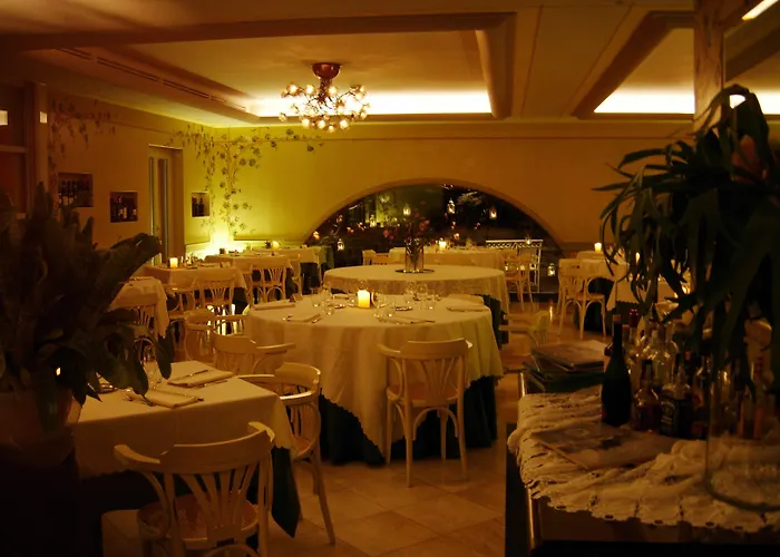 La Darsena Boutique & Restaurant ホテル トレメッツォ