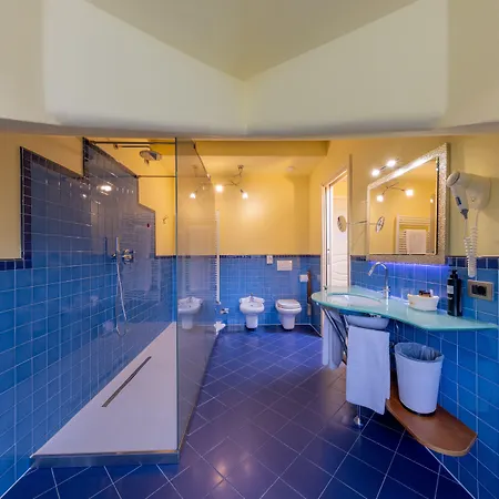 La Darsena Boutique & Restaurant