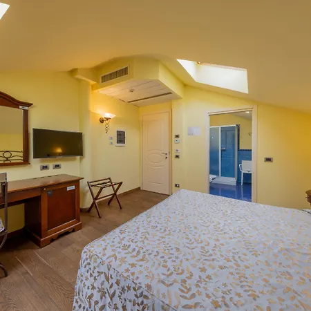 La Darsena Boutique & Restaurant Hotel Tremezzo
