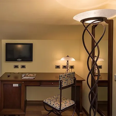 La Darsena Boutique & Restaurant 3* 트레메쪼