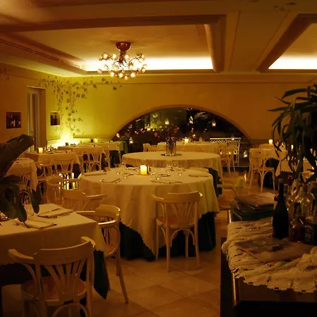 La Darsena Boutique & Restaurant