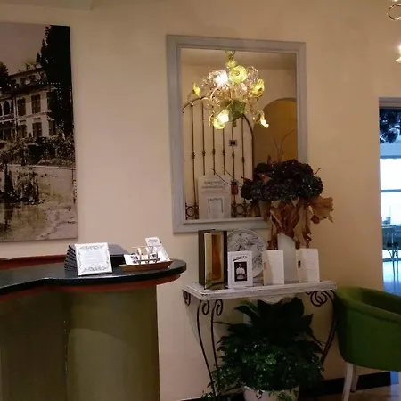 La Darsena Boutique & Restaurant Tremezzo